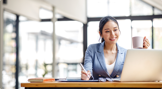 Business Women interaction online
